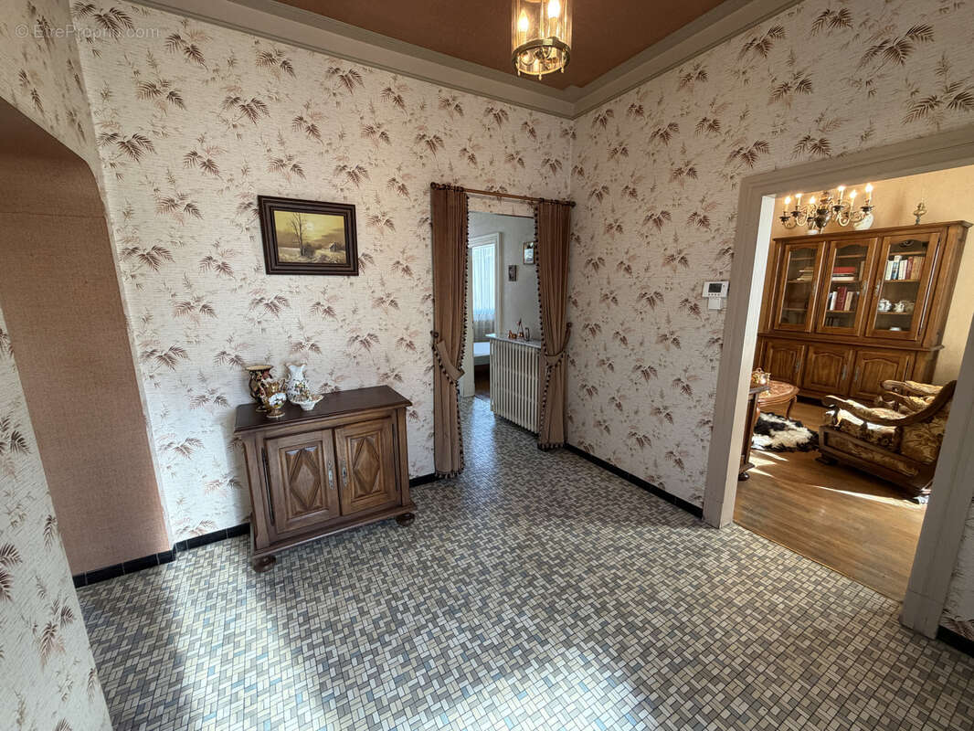 Maison à SAINT-JUERY