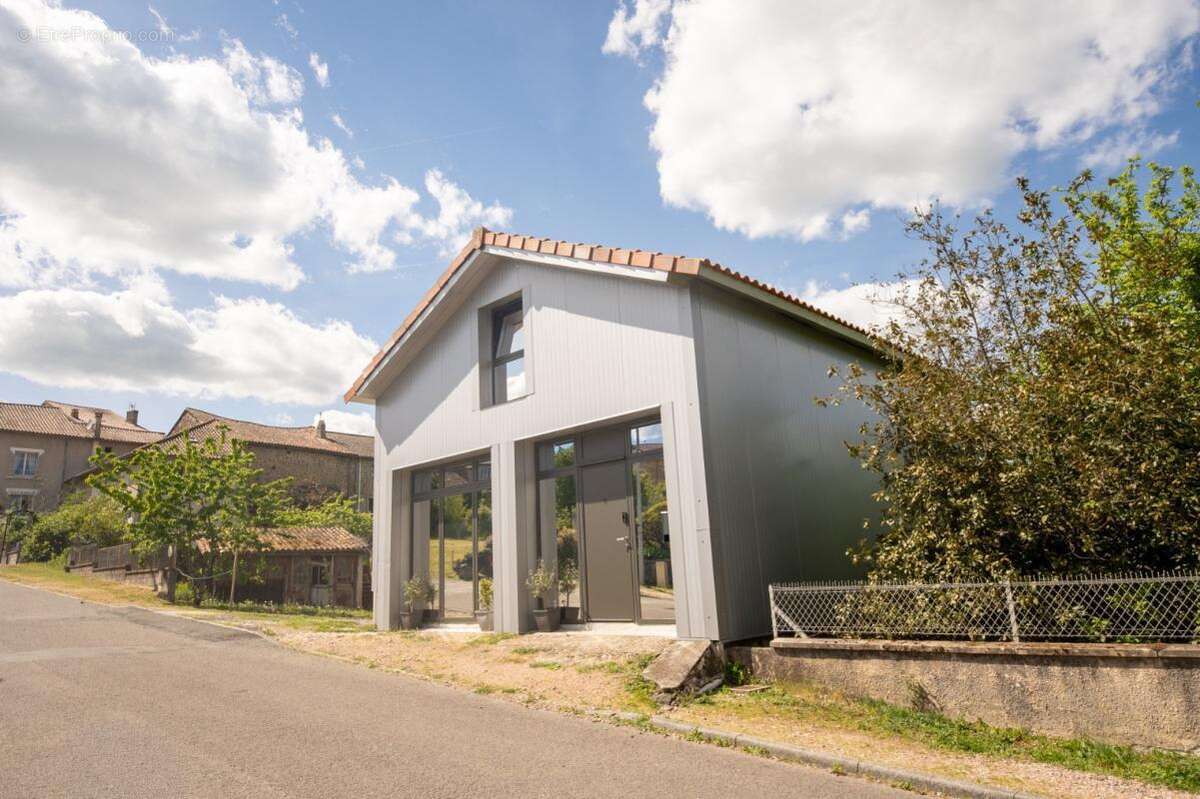 Maison à PIEGUT-PLUVIERS