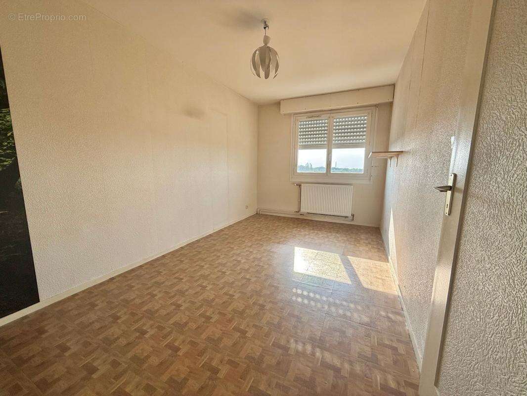 Appartement T 1 - dernier étage avec ascenseur - cave - parking privatif extérieur - photo 13