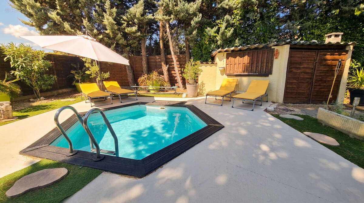 LES ANGLES   Quartier des Priades  Maison familiale avec piscine, grand sous-sol et toutes les commodités à p - photo 3