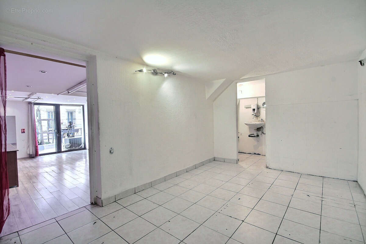 Commerce à MARSEILLE-6E