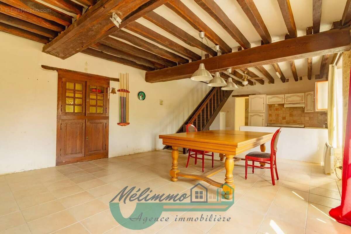 Maison 108 m² à Sougeres-En-Puisaye  - photo 6