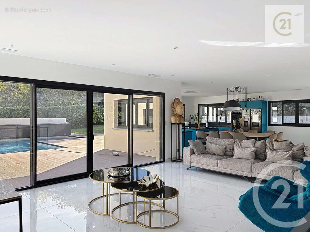 Maison à AYGUESVIVES