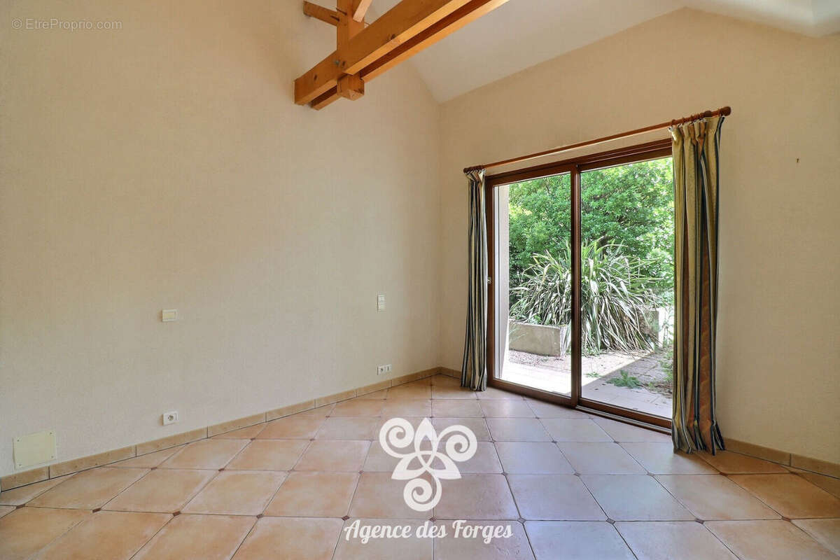Maison d'architecte de 291m² - 6 chambres - avec piscine intérieure & spa - Carquefou - photo 12
