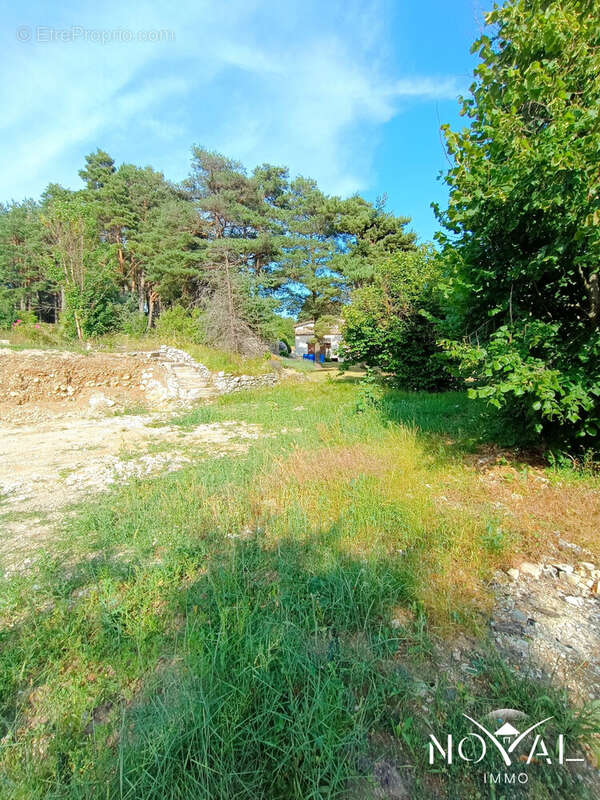 Terrain 1360 m² à Seranon  - photo 8