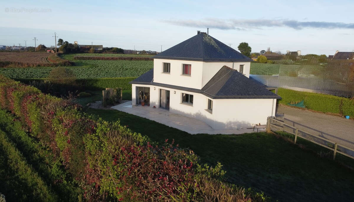 Maison à SAINT-POL-DE-LEON