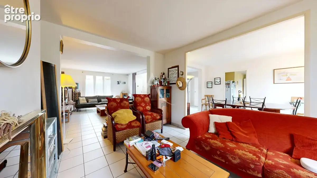A vendre à Vauréal belle et grande maison familiale de 7 pièces sur terrain de 471 m2 - photo 4