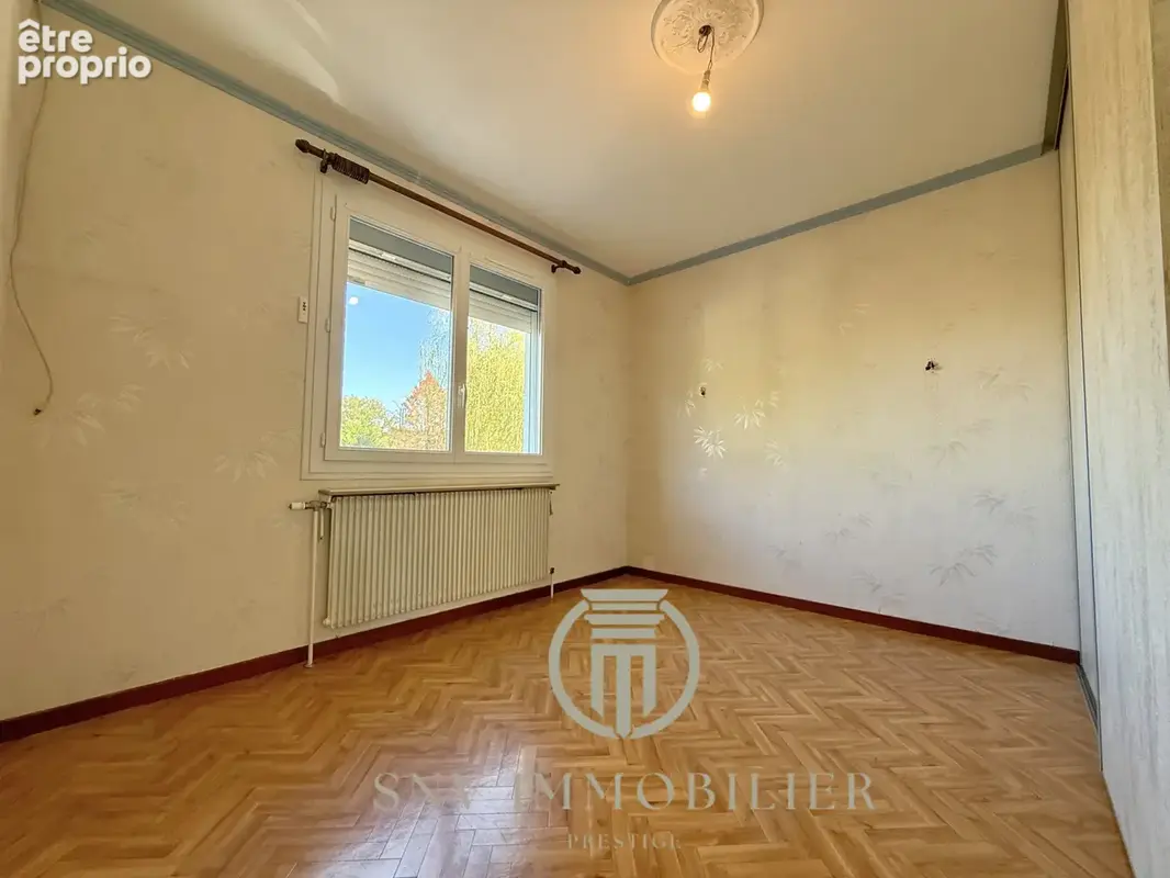 Maison 4 chambres, grande  pièce de vie avec terrasse, garage, cave et grand jardin dans un quartier résidenti - photo 9