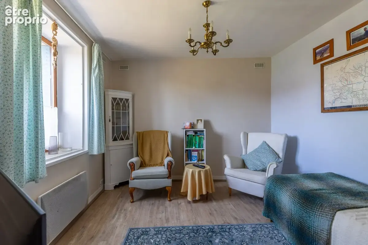 Naves 03330 -maison pierre-terrain- garage-atelier 119 000 euros fai - photo 5