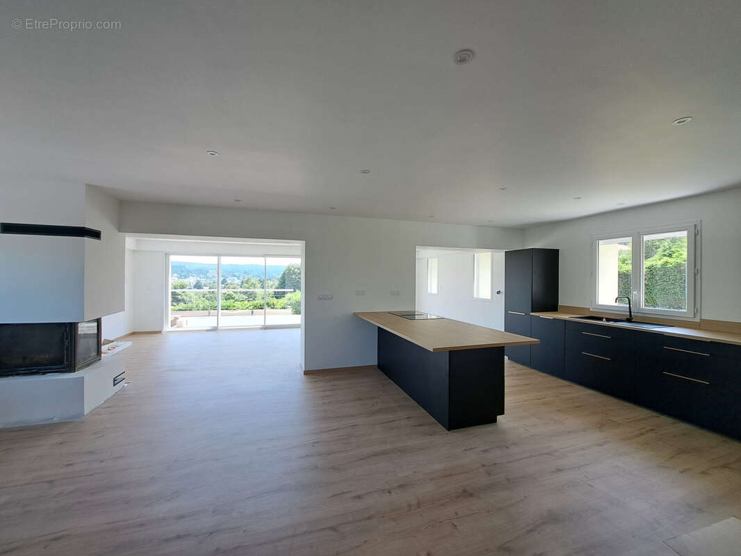 Maison à LE CHAMBON-SUR-LIGNON