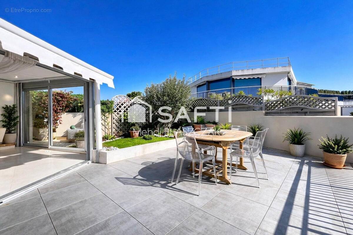 Photo 1 - Appartement à MANDELIEU-LA-NAPOULE