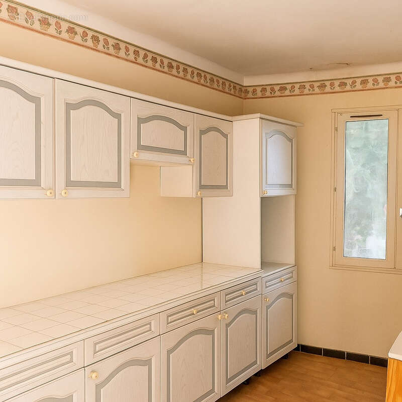 Appartement à PELISSANNE