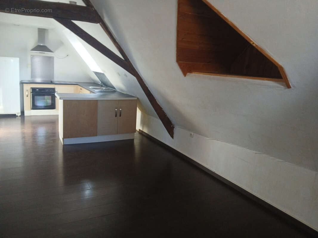 Appartement à JOUY-LE-CHATEL