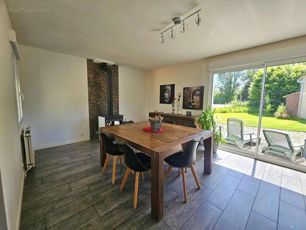 Maison 156 m² à Saint-Sauveur-La-Pommeraye  - photo 2
