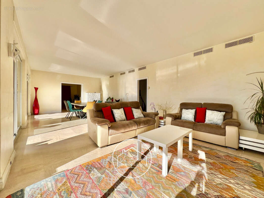 Appartement à MARSEILLE-8E