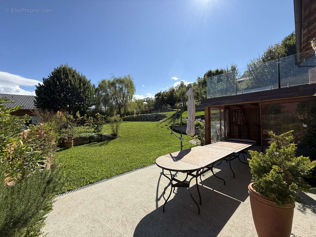 Maison à PERS-JUSSY