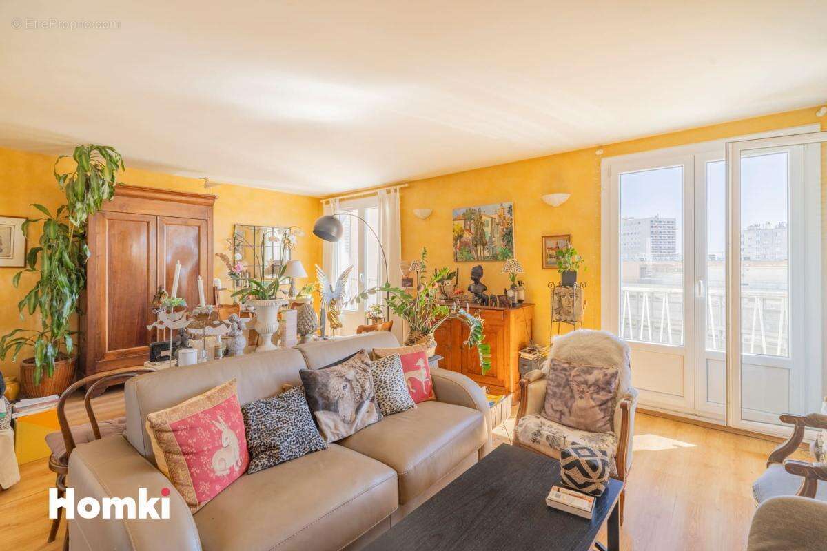 Appartement à MARSEILLE-5E
