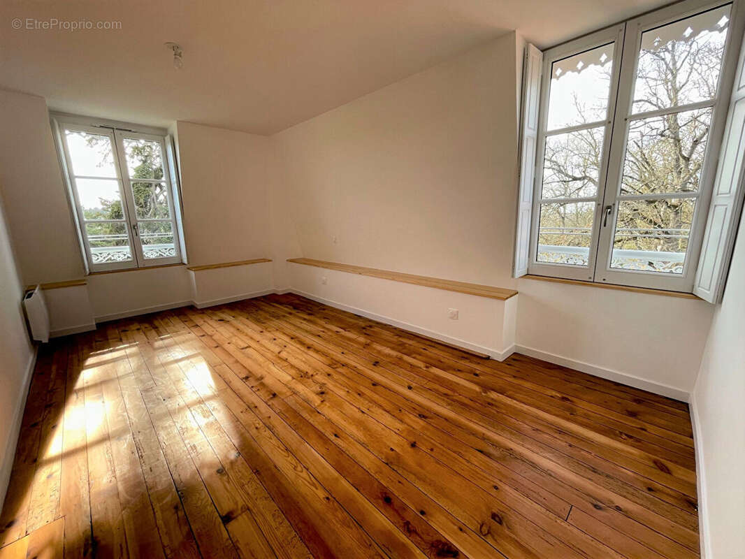 Appartement à PIN-BALMA