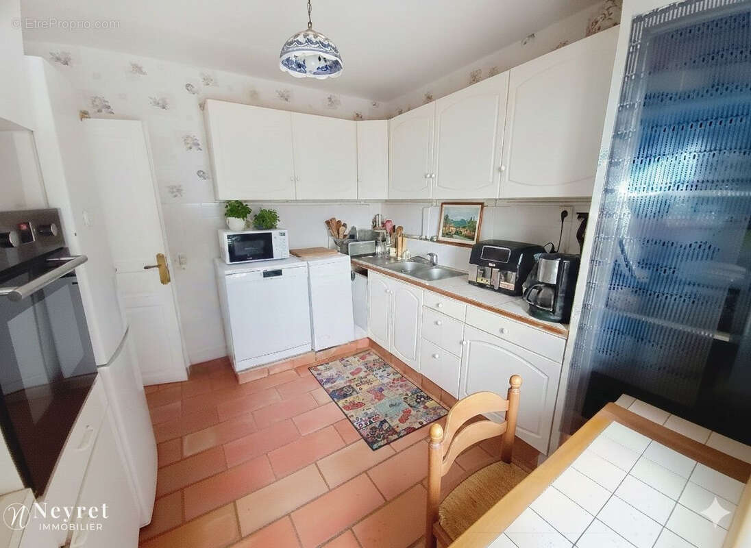 Maison individuelle de plain pied de 107m2, 4 chambres, 62m2 de garage, terrain de 1886 m2 - photo 6
