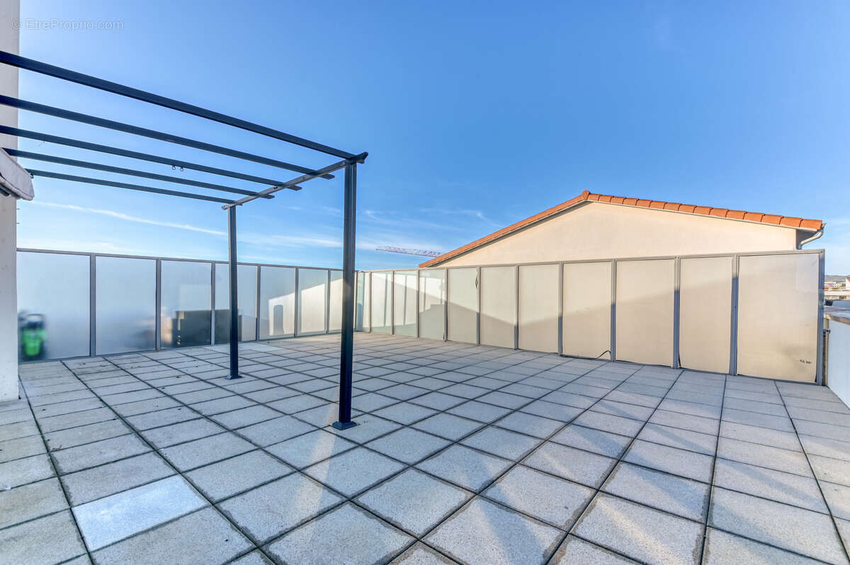 Appartement à TASSIN-LA-DEMI-LUNE