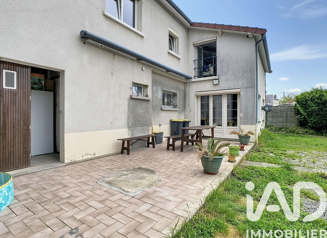 Photo 2 - Maison à PLEURS