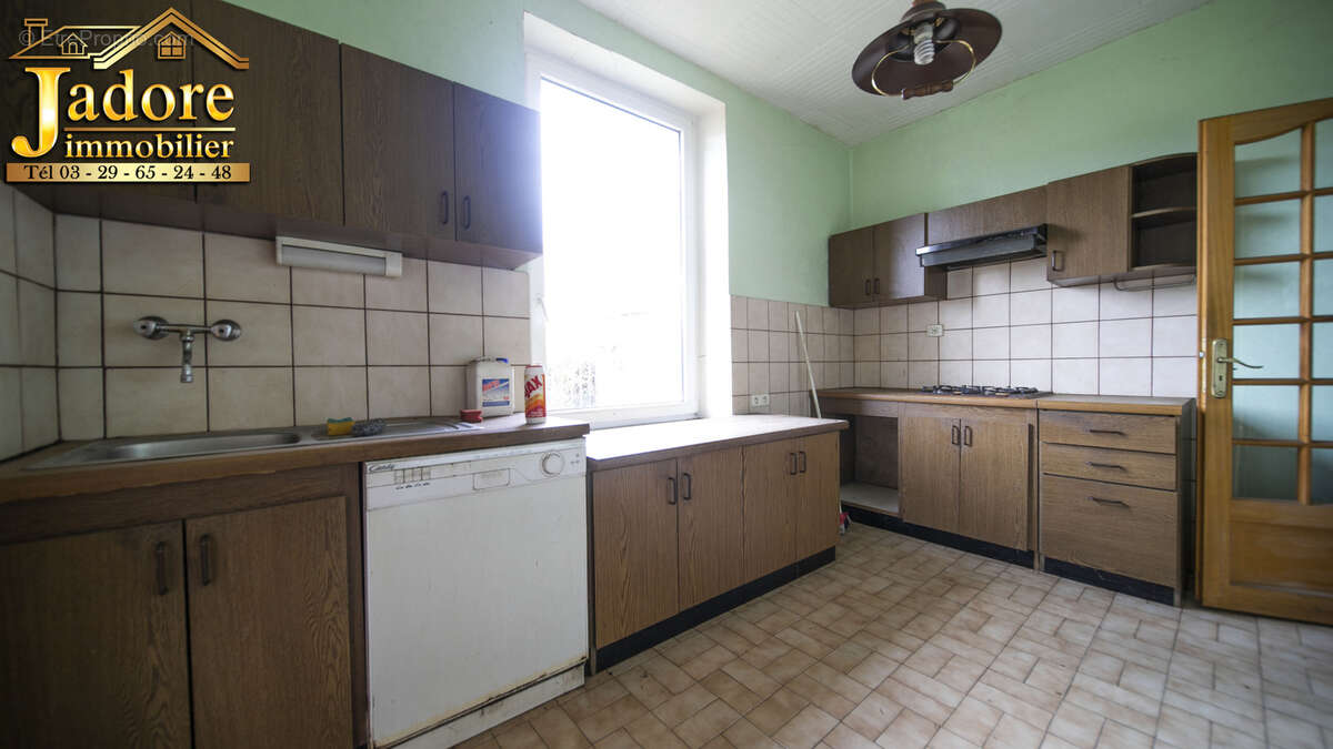 Immeuble + grand terrain constructible - photo 8