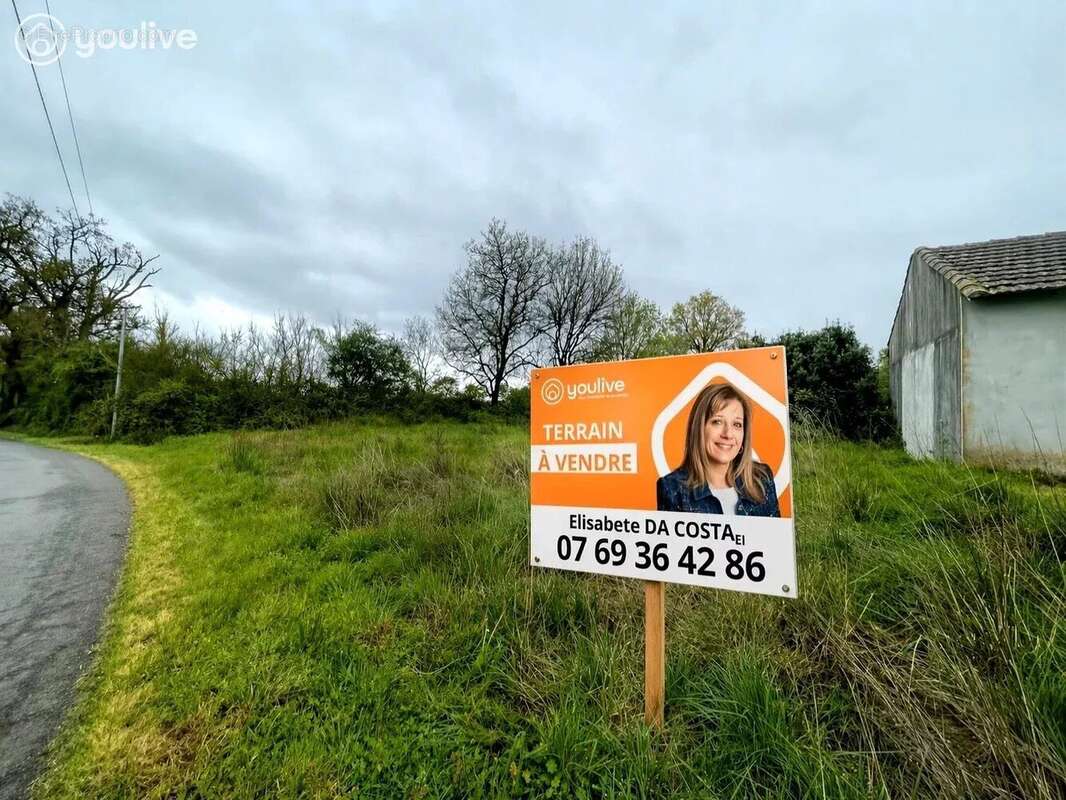 Terrain à LA ROCHE-SUR-YON