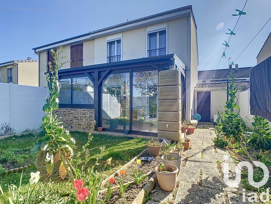 Photo 1 - Maison à CORMONTREUIL