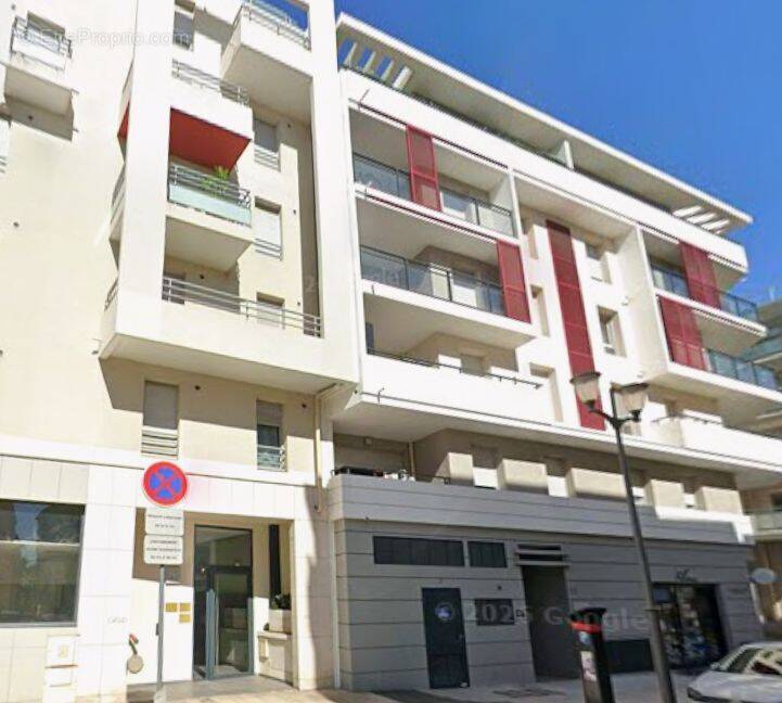 Appartement à SAINT-LAURENT-DU-VAR