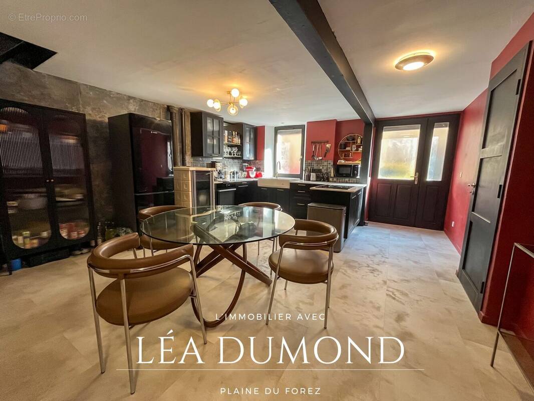 Maison à SURY-LE-COMTAL