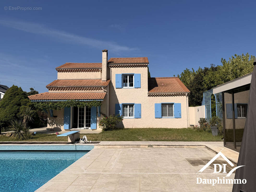 Maison 159 m² à Mours-Saint-Eusebe  - photo 2