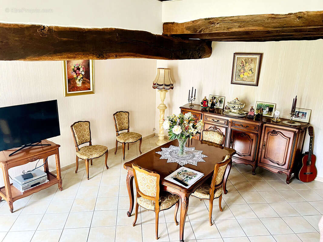 Longère en pierre 180 m² avec dépendances / Charme de l'ancien à Cussay - photo 5