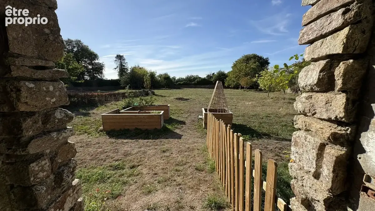 Manoir du xv ème avec dépendances - photo 19