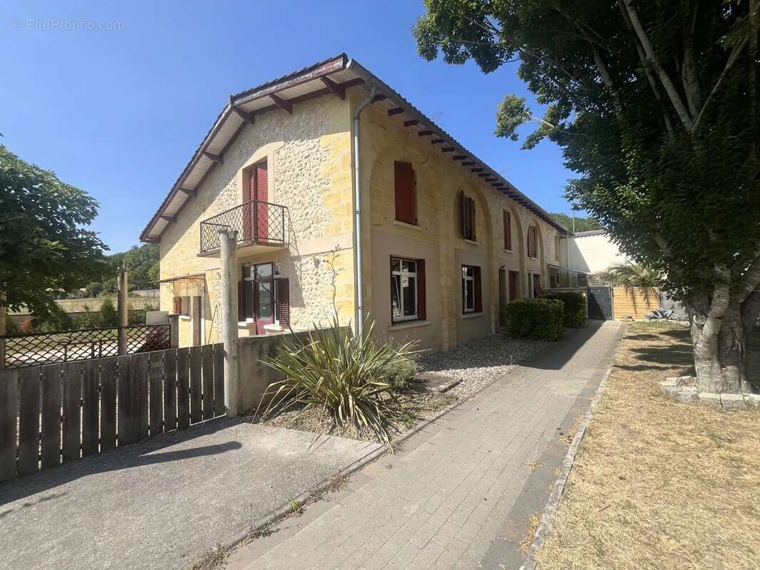 Vente maison en pierre t4 baurech 33880 - photo 2