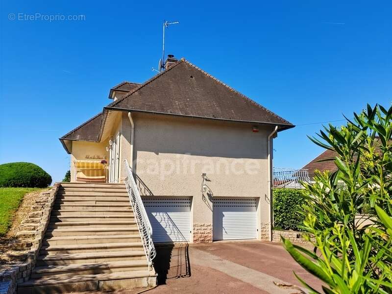 À vendre : Villa grand garage à CHATENOY-EN-BRESSE (71) – 4 chambres, 183 m² habitables terrain de 1728 m² - photo 11