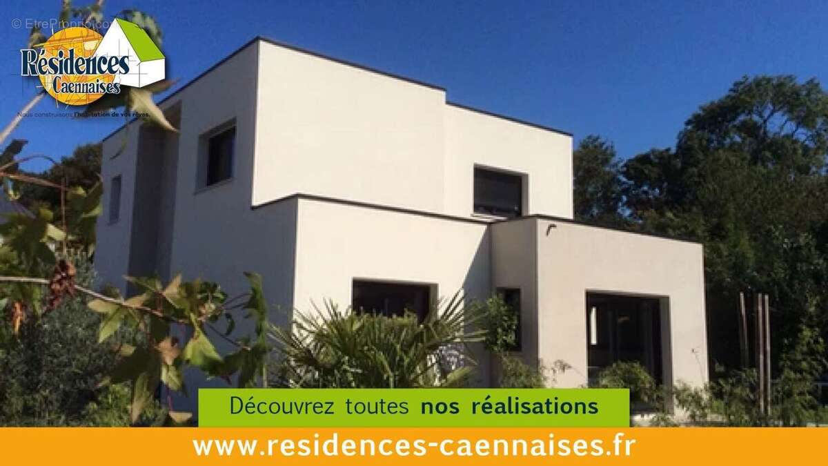 Terrain à VIENNE-EN-BESSIN