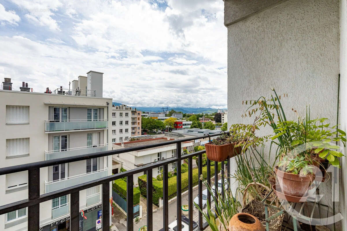 Appartement à SEYSSINET-PARISET