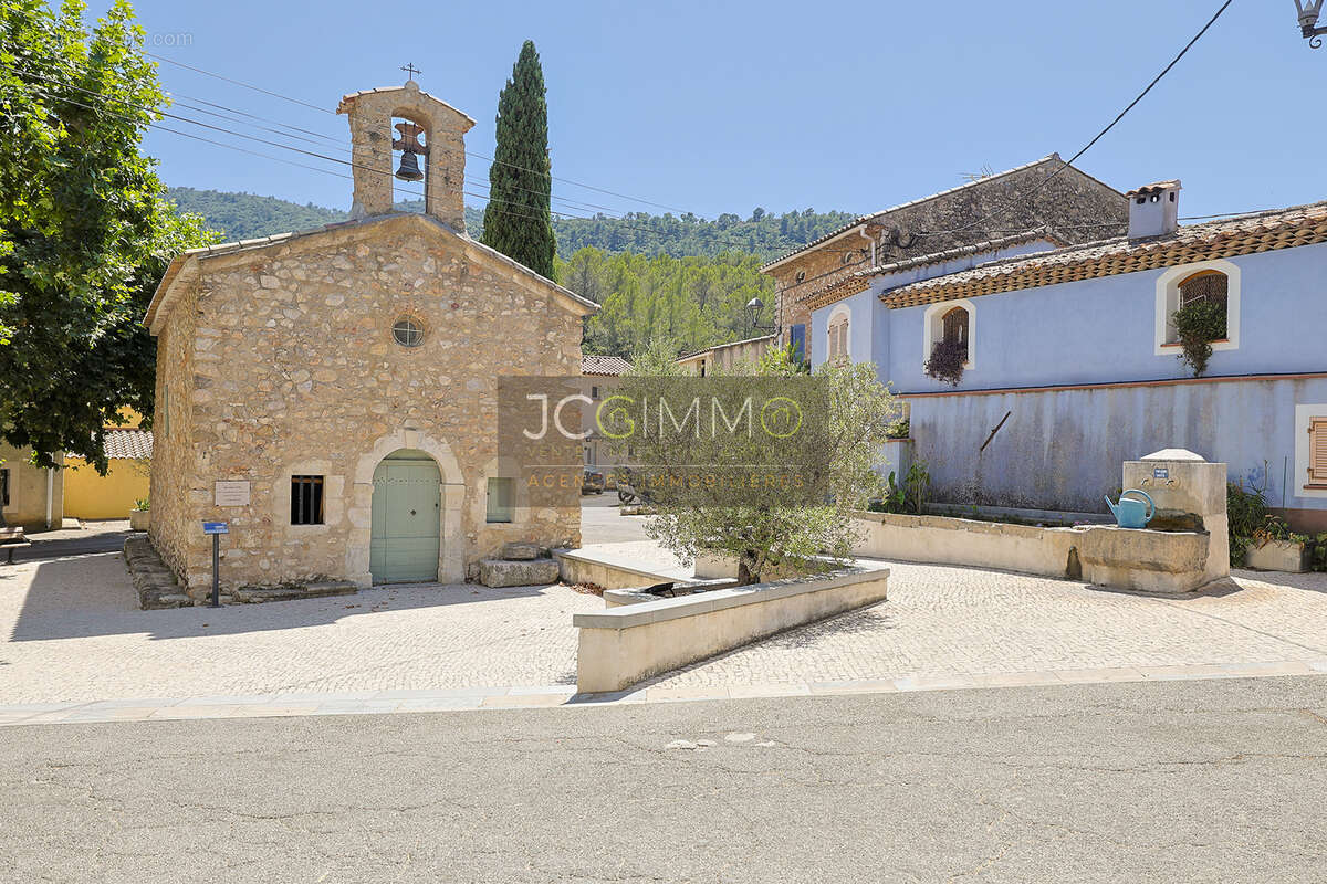 Maison à SOLLIES-TOUCAS