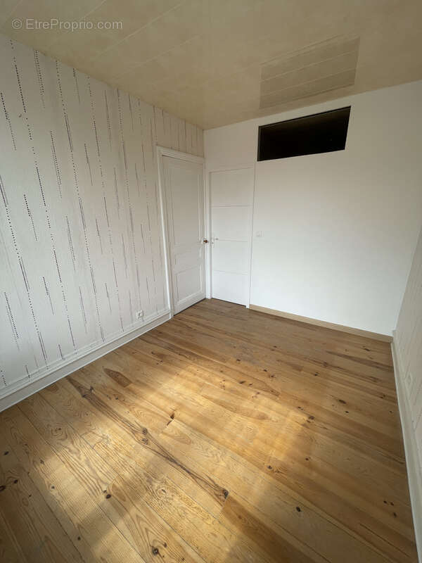 Appartement à SAINT-GENEST-LERPT