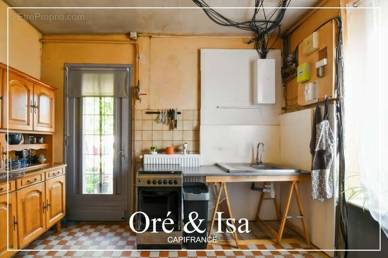 Dpt Cher (18), Loye-Sur-Arnon, Maison 112 m² – Grand terrain, dépendance de 100 m² et garage avec fosse - photo 9