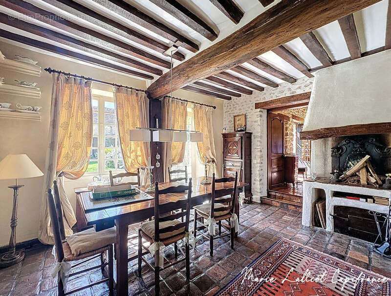 Maison à LA CHAPELLE-LA-REINE