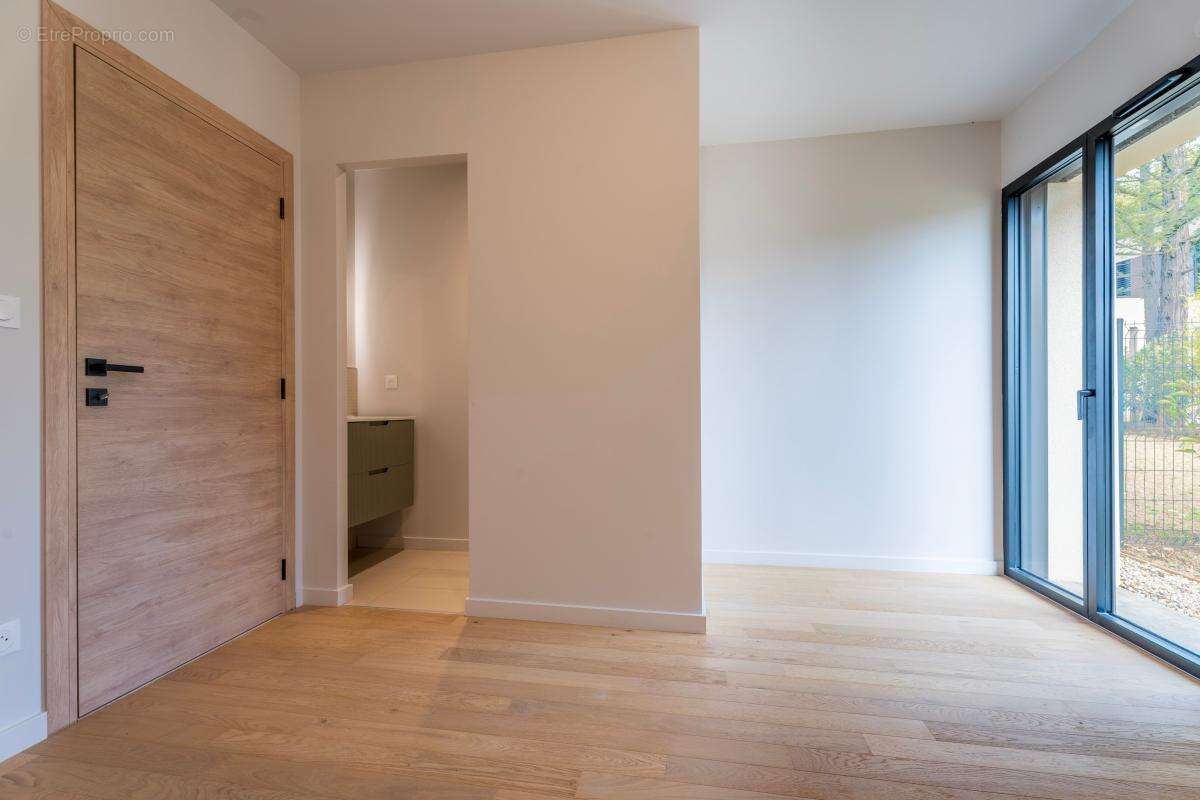 Maison à CHARBONNIERES-LES-BAINS