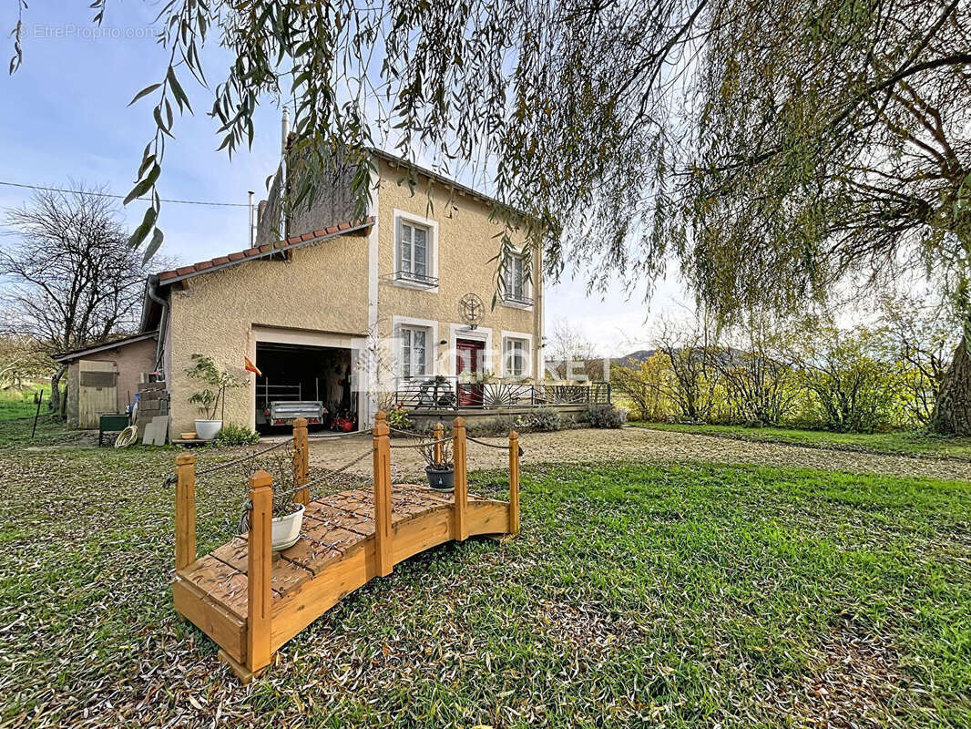 Maison à MAXEY-SUR-MEUSE