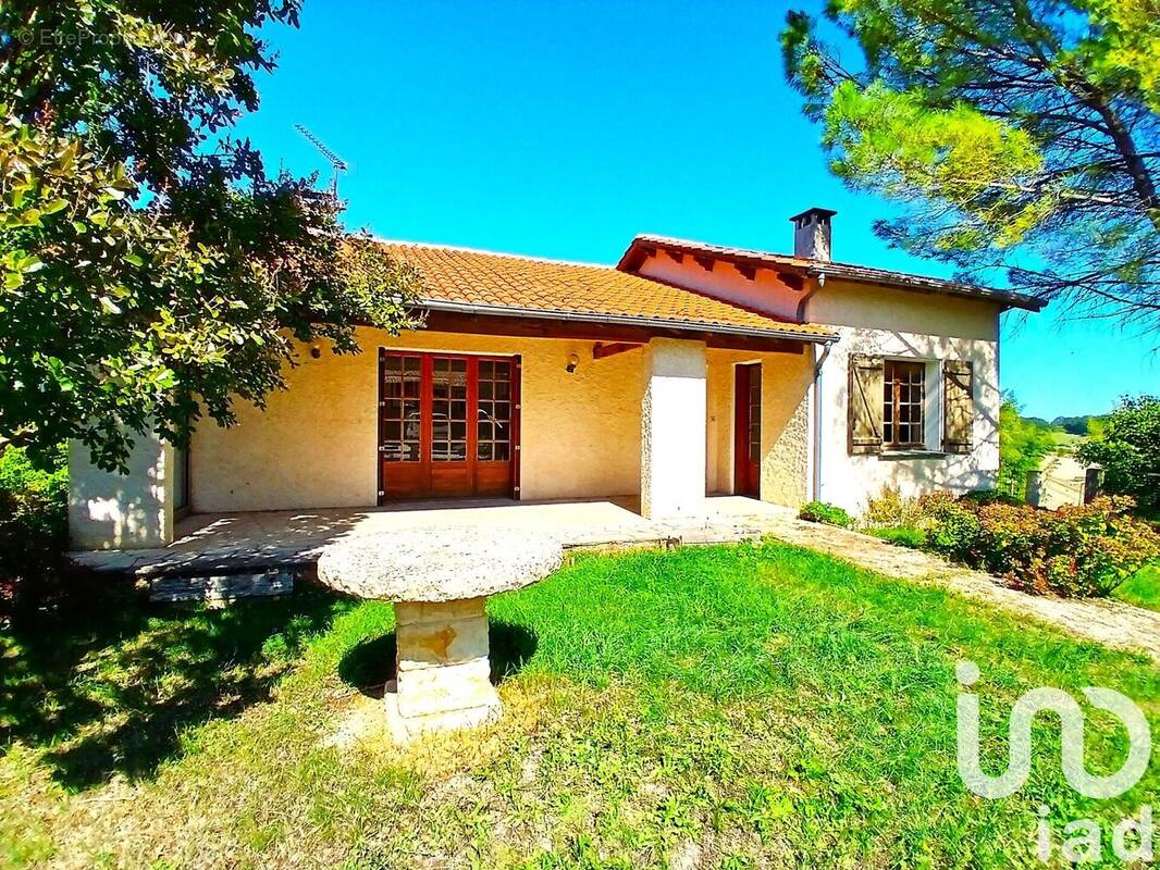 Photo 1 - Maison à SAINT-NAZAIRE-DE-VALENTANE