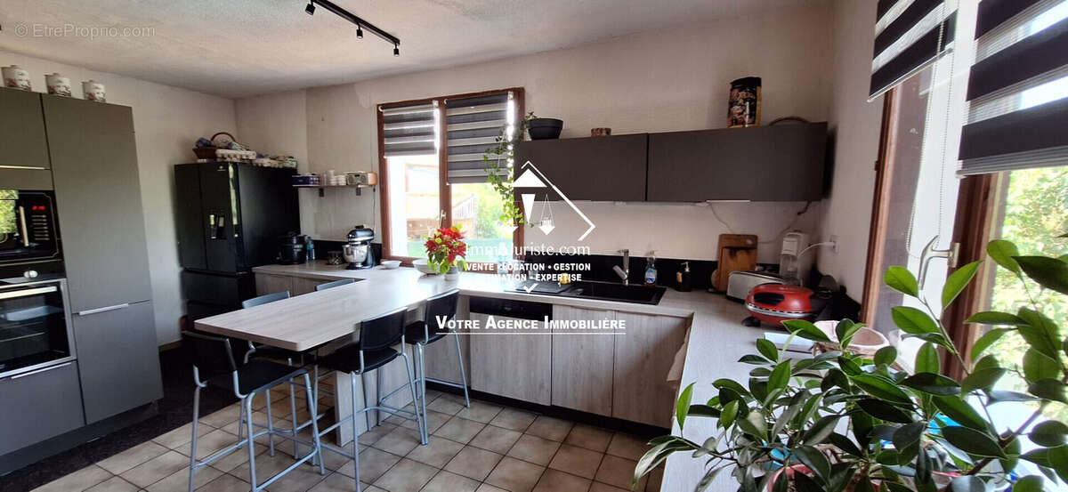 Maison à CHATEAUPONSAC