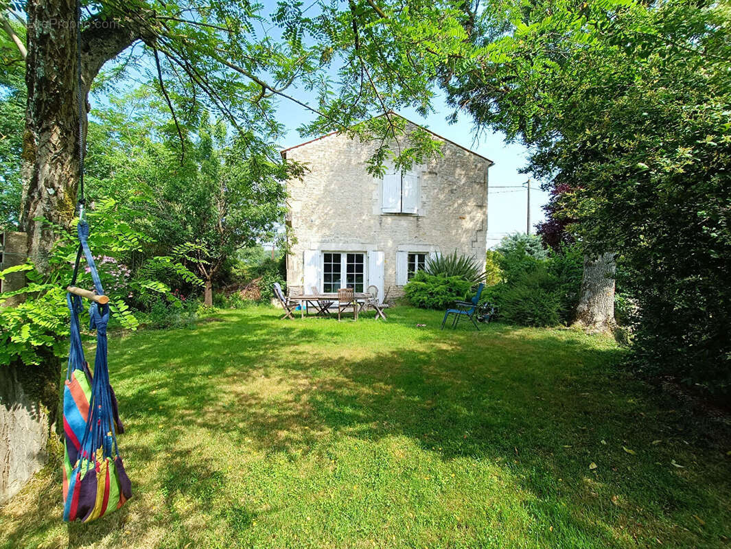 Maison à SAINTE-SEVERE