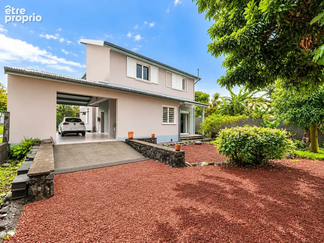 Maison d'architecte de 235 m² sur 977 m² de terrain - Rivière du mat les bas - photo 4