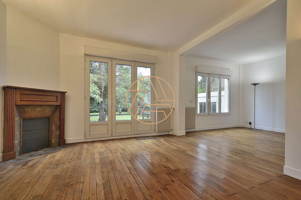 Maison à SAINT-MAUR-DES-FOSSES