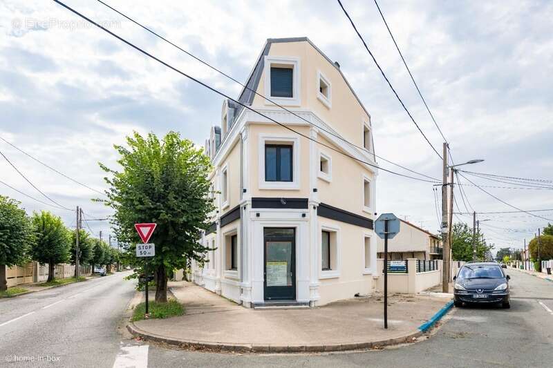 Appartement à PARAY-VIEILLE-POSTE