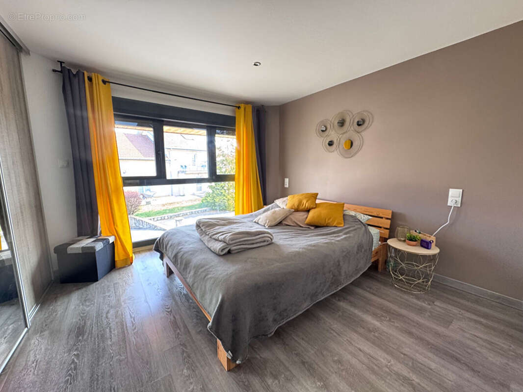 Appartement à ETALANS
